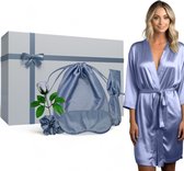 Moondrops - Giftset vrouw - Satijn - 6-delig - Kimono - Slaapmasker - Roos - Cadeau voor vrouw - Inclusief geschenkdoos - Blauw