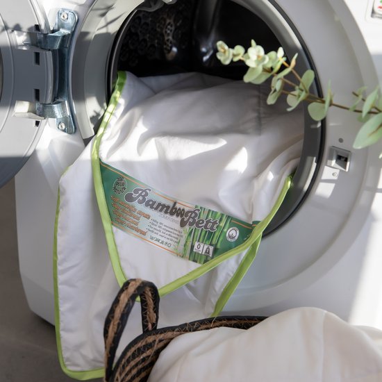 Bamboo Bett - 100% Bamboe zomerdekbed - Heerlijk Koel & Fris bamboe dekbed - Licht, soepel, absorberend, ventilerend zomer dekbed - 140x220 cm - Eenpersoons