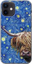 Geschikt voor iPhone 12 hoesje - Sterrennacht - Van Gogh - Schotse hooglander - Siliconen Telefoonhoesje