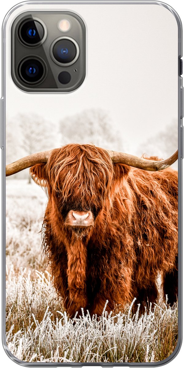 Telefoonhoesje Geschikt voor iPhone 13 Pro hoesje - Schotse hooglander - Koe - Natuur - Winter - Siliconen Telefoonhoesje Telefoonhoesje