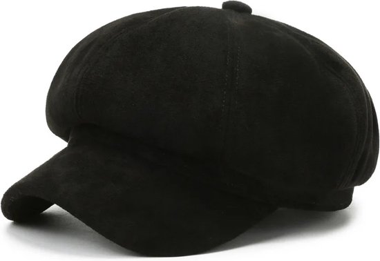 Zwarte suède baret met klep aan de voorkant, gezien vanaf de zijkant.