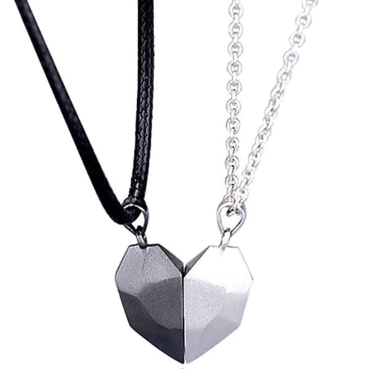 Magnetische Hartjes Ketting Set voor Hem en Haar - Zwart / Zilver kleurig- Romantisch Liefdes Cadeau - Mannen Cadeautjes - Cadeau voor Man - TrendFox