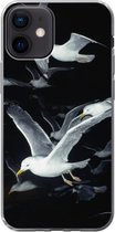 Telefoonhoesje Geschikt voor iPhone 12 hoesje - Vogel - Zwart - Zwerm - Siliconen Telefoonhoesje
