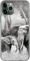 Geschikt voor iPhone 11 Pro hoesje - Olifant - Dieren - Natuur - Zwart wit - Siliconen Telefoonhoesje