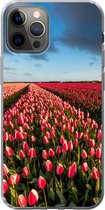 Geschikt voor iPhone 13 Pro hoesje - Kleurrijke tulpen in Nederlands landschap - Siliconen Telefoonhoesje