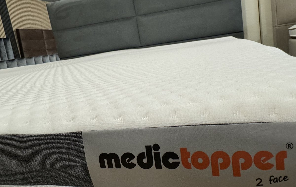 Medic Topper 2face Premium Ultimate 160x200x8 - Orthopedisch dekmatras tegen rugklachten - Optimale ondersteuning voor je hele lichaam - Tweezijdig: stevig (afkoelend) of zacht (verwarmend) - afritsbare zijdezachte hoes biokatoen - matrasbeschermer