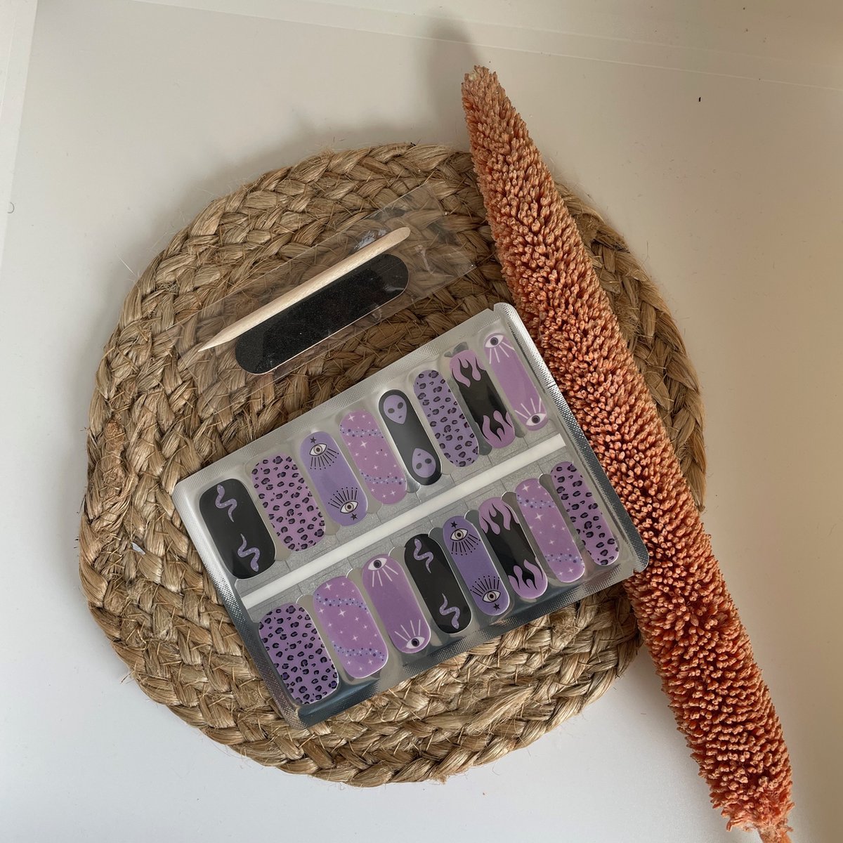 NailWrapz - Twilight Violet - Nagel wraps - nagelstickers- geen UV lamp nodig - Thuis manicure