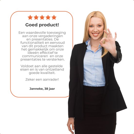 Een lachende zakenvrouw in een zwart pak geeft een 'ok'-gebaar. "Goed product! Zeker een aanrader!".