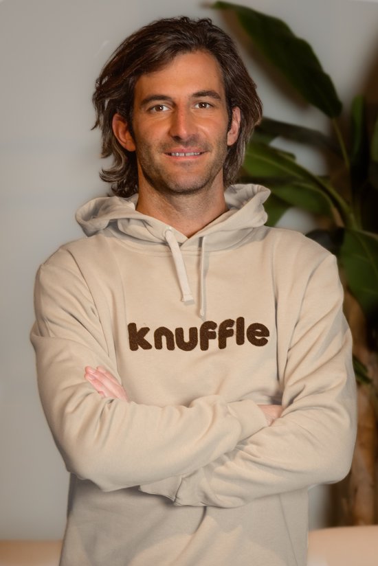 Knuffle Classic Hoodie® | Van het bekende Nederlandse merk Knuffle® | Linda: "De perfecte hoodie. Stijlvol en comfortabel" | Duurzaam geproduceerd in Portugal | Vanaf kindermaat 122 tm XL voor volwassenen | In 4 kleuren, dit is maat XS, kleur Zand