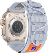 Mountain Loop Nylon Sport Band - Grijs - Geschikt voor iWatch 42mm - 44mm - 45mm - 49mm - Verstelbare klittenband stof smartwatchband - Voor Apple Watch Series Ultra SE 9 8 7 6 5 4 3 2 1 grote modellen