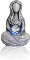 Moeder Aarde houdt het aardegodinstandbeeld vast, godin abstracte kunststandbeeld, hars retro ambachtelijke decoratie voor kantoor, huis en tuin