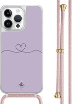 Casimoda® hoesje met rosegoud koord - Geschikt voor iPhone 14 Pro Max - Hart Lila - Afneembaar koord - TPU/polycarbonaat - Paars