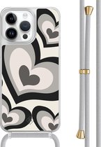 Casimoda® hoesje met grijs koord - Geschikt voor iPhone 14 Pro Max - Hart Swirl Zwart - Afneembaar koord - TPU/polycarbonaat - Zwart