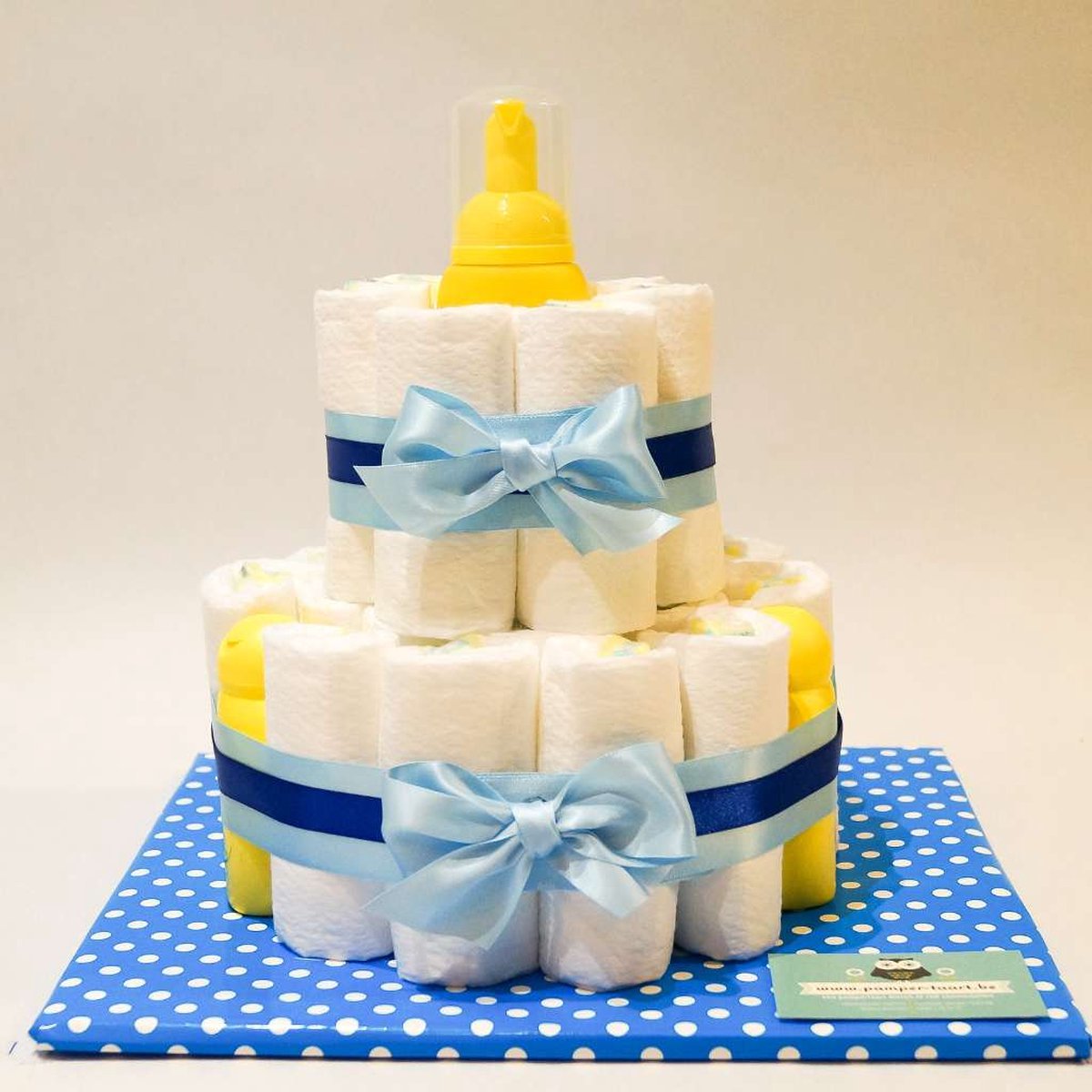 Goedkoopste Pampertaart - luiertaart - jongen - 2 laags - blauw - Zwitsal 26 luiers maat 3