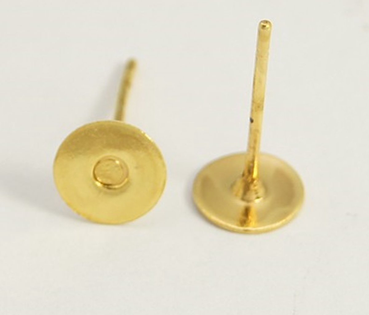 POP | Goudkleurige Oorbellen stekers, om zelf oorbellen te maken, 25 paar / 50 stuks met stoppers - 