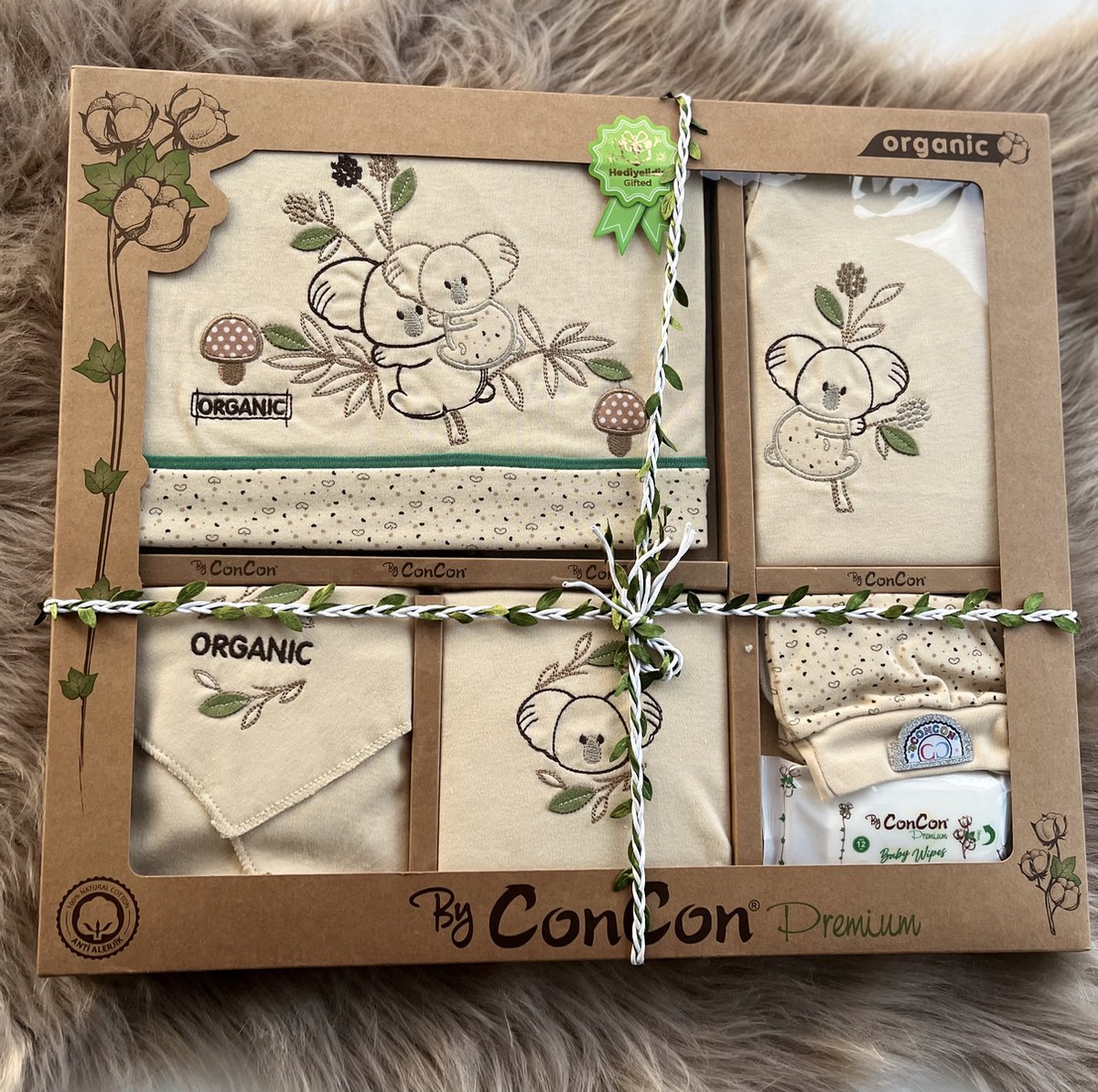 Luxe 10 delige new born set met deken -luxe geschenkdoos - biokatoen-organic-anti allergisch-beige kleur -mama Koala en baby- babyshower- kraam cadeau -new born -girl-boy - 0 tem 4 maanden
