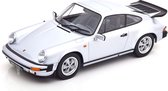 Het 1:18 Diecast model van de Porsche 911 Carrera 3.2 Coupe 250.000e 911er met achtervleugel van 1988. De fabrikant van het schaalmodel is KK Models.Dit model is alleen online beschikbaar