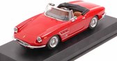 De 1:43 Diecast Modelauto van de Ferrari 330 GTS Spider uit 1967 in rood. De fabrikant van het schaalmodel is Best Models. Dit model is alleen online verkrijgbaar