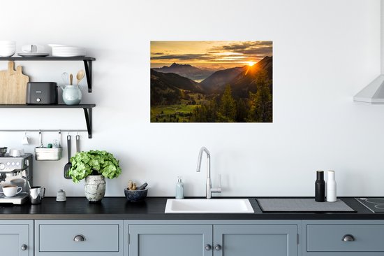 Poster Lever de soleil derrière les montagnes 90x60 cm - Tirage photo sur Poster (décoration murale salon / chambre) / Poster Nature