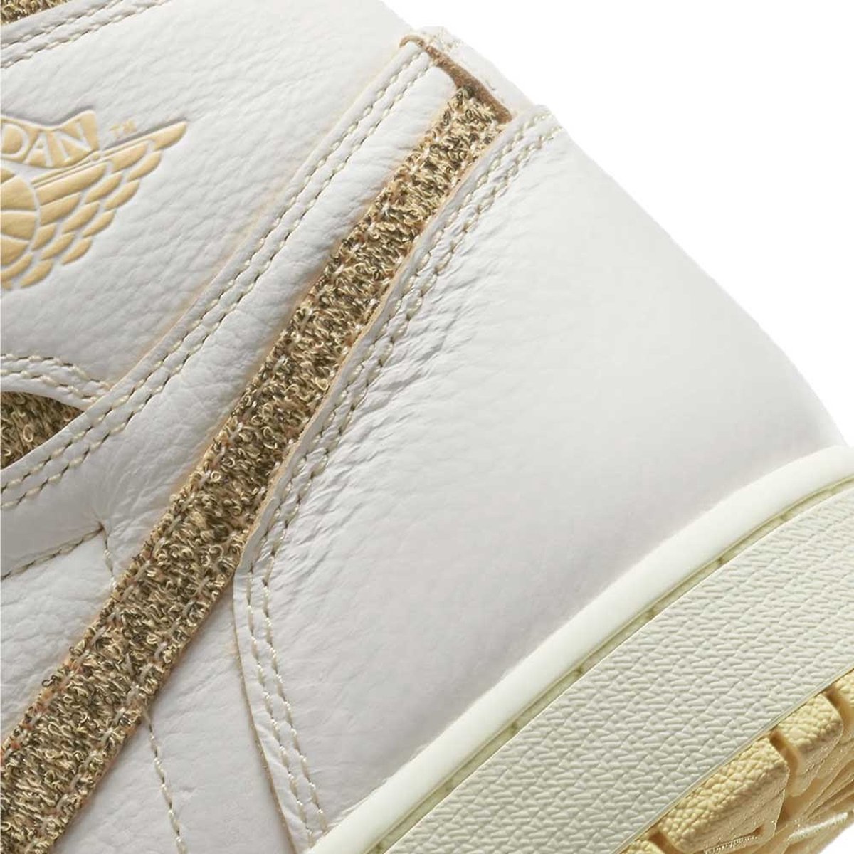 Air Jordan 1 Retro High OG Craft Off- Schoenmaat Goud