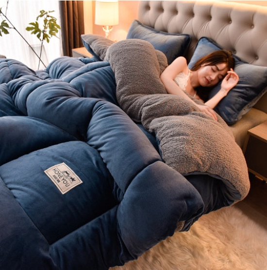 Comfy Blankets | 200x230 cm - Donkerblauw dekbed zonder overtrek - Bedrukt dekbed - Gekleurd dekbed - Hoesloos dekbed