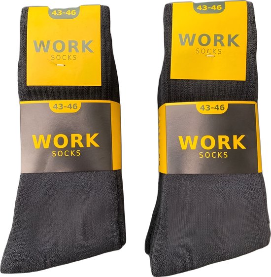 Zwarte werksokken, maat 43-46, met een geel label waarop 'WORK SOCKS' staat.