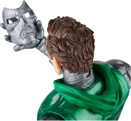 Avengers: Au-Beyond des figurines Marvel Legends les plus puissantes de la Terre Captain Marvel vs. Docteur Doom 15 cm