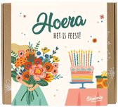 Blossombs - Giftbox Medium 9st - Hoera het is feest - Geschenkverpakking Taart & Bloemen - Duurzaam