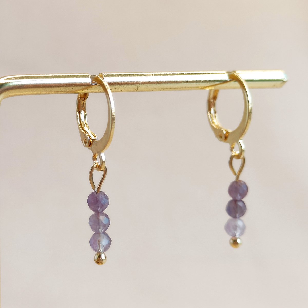 Ava&Imber Sparkling Amethist Oorbellen Goud Stainless Steel (RVS) | Paarse Edelsteen Oorbellen | Edelsteen Hoops | Facet Geslepen Edelsteen Oorbellen voor Vrouwen | Amethist Oorbellen | Amethist Sieraden | Damesoorbellen Amethist | Sieradenmerk