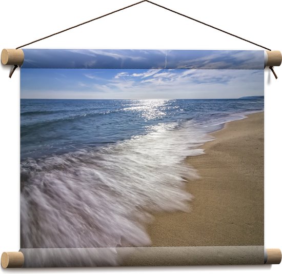 Textielposter - Zee - Strand - Zand - Golven - Schuim - 40x30 cm Foto op Textiel