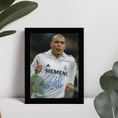 Ronaldo Lima R9 Ingelijste Handtekening – 15 x 10cm In Klassiek Zwart Frame – Gedrukte handtekening – Real Madrid - Voetbal - Football Legend