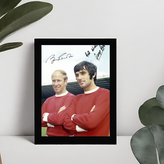 George Best & Bobby Charlton Ingelijste Handtekening – 15 x 10cm In Klassiek Zwart Frame – Gedrukte handtekening – Manchester United - Voetbal