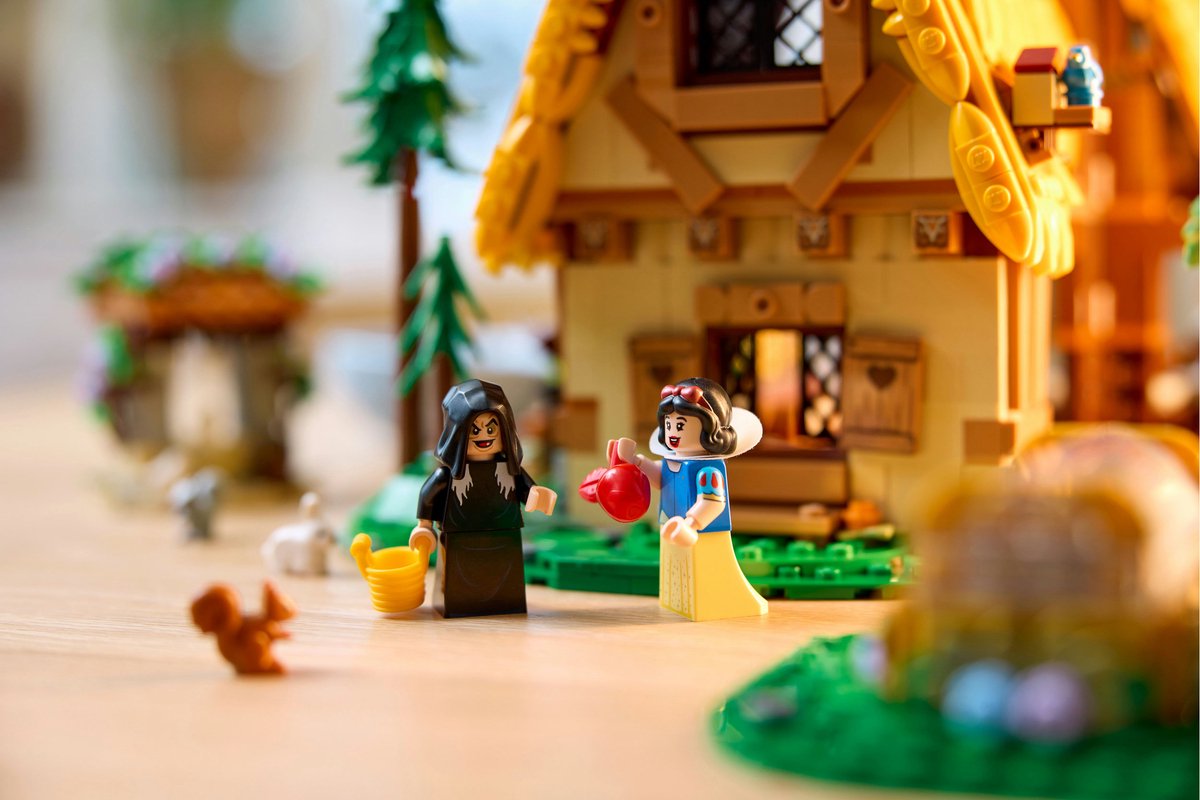 LEGO Disney Huisje van Sneeuwwitje en de zeven dwergen - 43242 — afbeelding 5