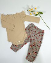 babykleding - meisje - maat 74 -setje - zomer - haarbandje- creme -bloemen
