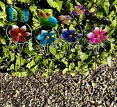 Metalen deco tuinstekers met windmolen "vlinder/uil/libelle/insect"- Set van 4 stuks - diverse kleuren - hoogte 61 x dia 10.5 x 3.8 cm - Tuinaccessoires - Tuindecoratie - Tuinstekers