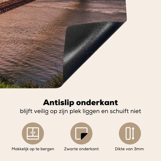 KitchenYeah® Inductie beschermer 81.2x52 cm - Brug - Water - Verenigde Staten - Kookplaataccessoires - Afdekplaat voor kookplaat - Inductiebeschermer - Inductiemat - Inductieplaat mat