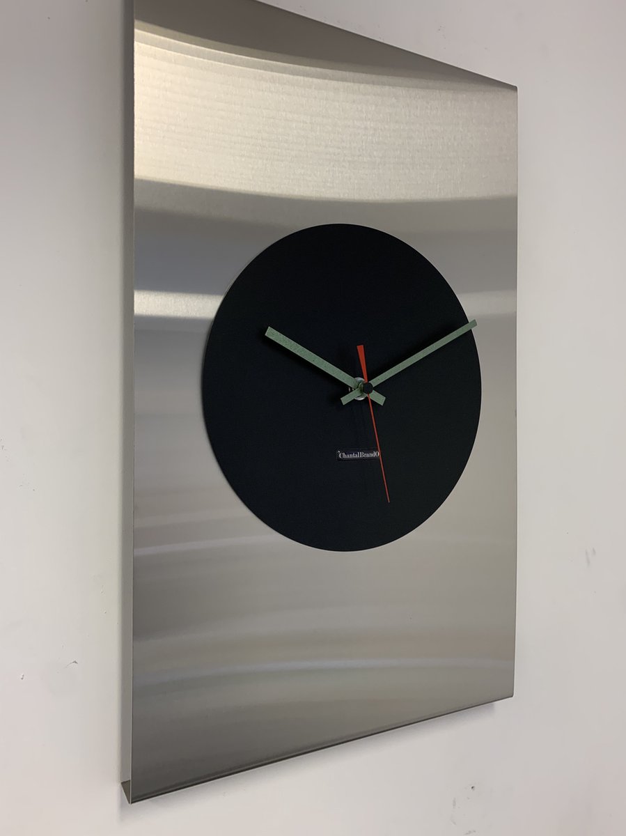Wandklok CHANTALBRANDO -- NEW JERSEY -- SILVER & BLACK -- MODERN DESIGN
