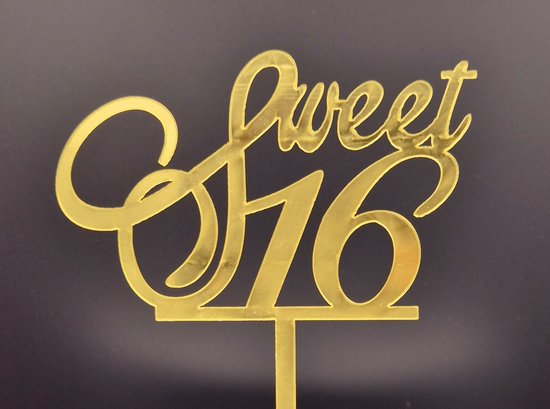 Gouden "Sweet 16" taarttopper met sierlijk lettertype.