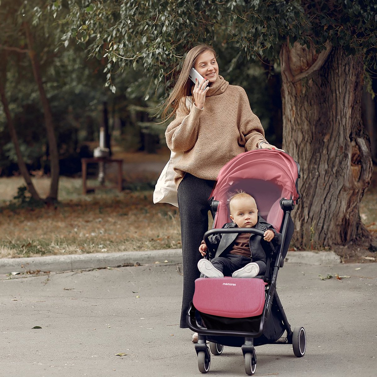 Memores Plooibuggy Roze - Buggy Inklapbaar Inclusief Regenhoes, Bekerhouder en Tassenhaken - Peuter -Extra licht & Compact voor Vliegtuig, Auto & OV - Extra Veilig en Wendbaar door Grote Massieve Wielen - Tot 4 jaar - Kinderwagens - Wandelwagen - M1 – foto 4
