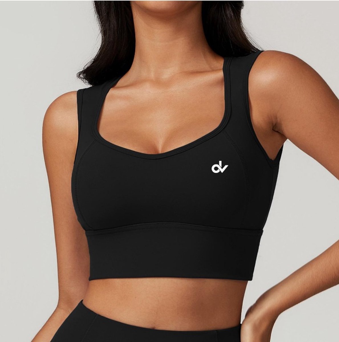 Maat L – Zwarte Sporttop Dames – Aansluitend & Ademend – Diana Verweijen Collectie – Onderdeel van Luxe Sportset – Stretch & Comfort