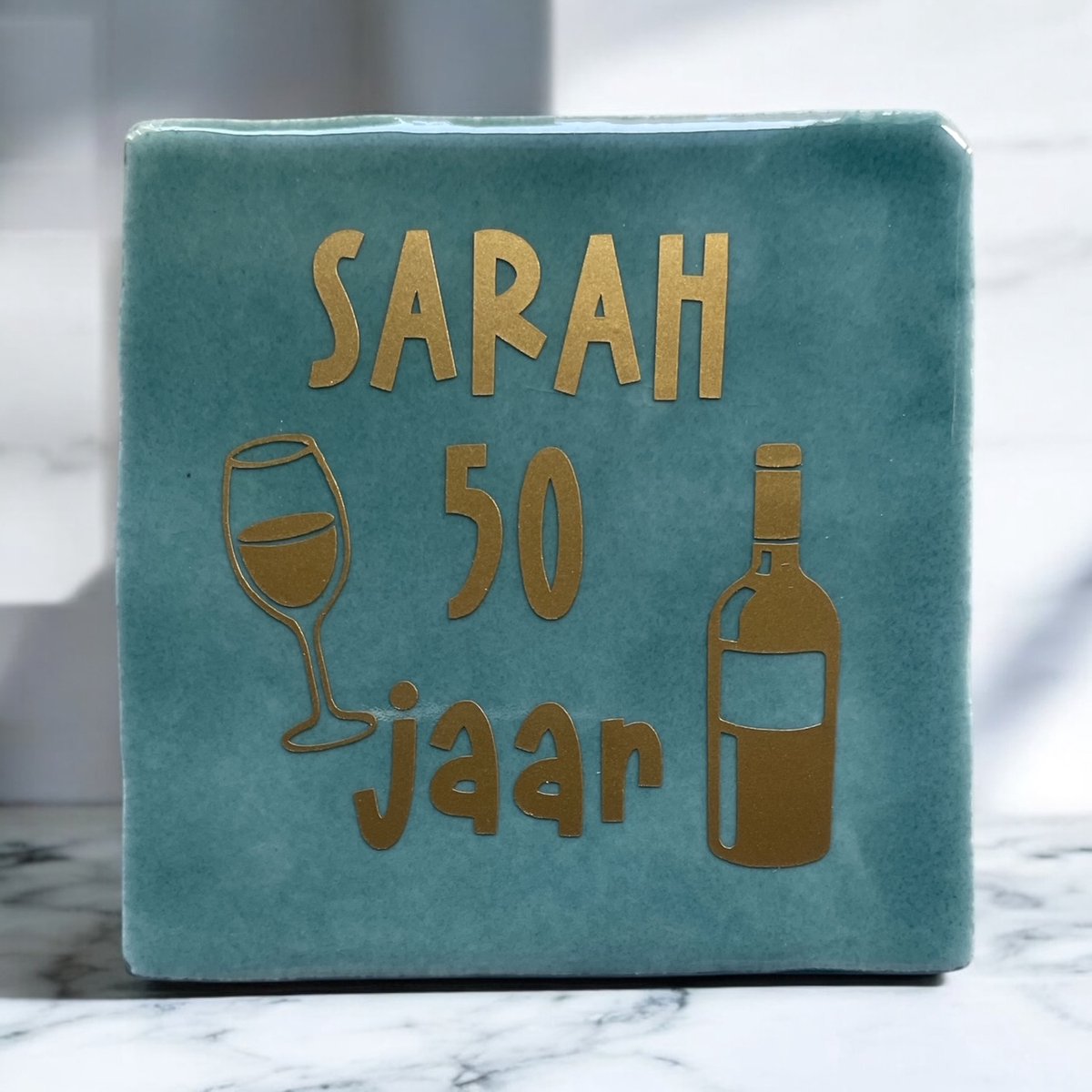 Hip Tegeltje met tekst-Sarah 50 jaar-Turquoise-Spreuk-Cadeau-Geschenk-Sarah-50 Jaar-Gift-Kado