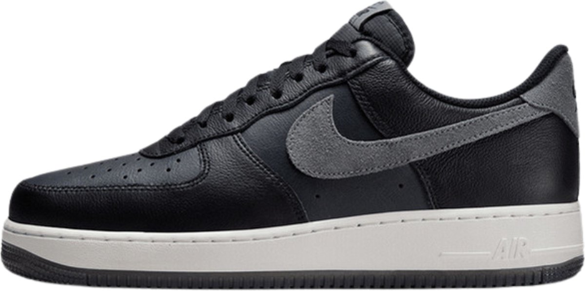Nike Air Force 1 Low ’07 LV8 – Smoke Sneakers Heren Zwart