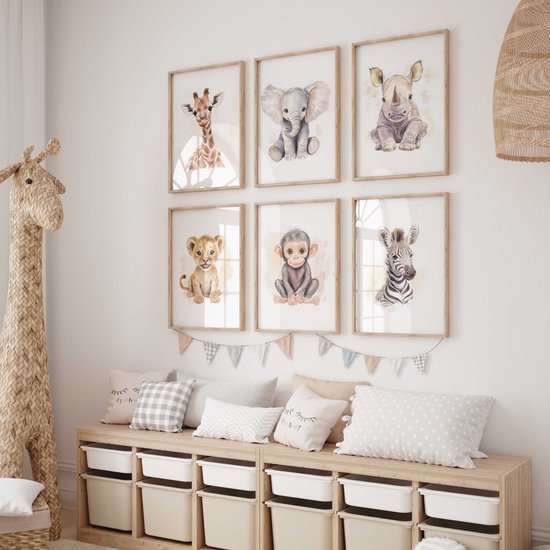 FineArtia - Set d'affiches chambre enfant - 6 pièces - 30x40 cm - Poster aquarelle - Animaux Safari - Girafe - Lion - Éléphant - Zebra - Rhinocéros - Singe - Poster enfant - Chambre de bébé - Cadeau Baby Shower - Décoration murale - Décoration murale