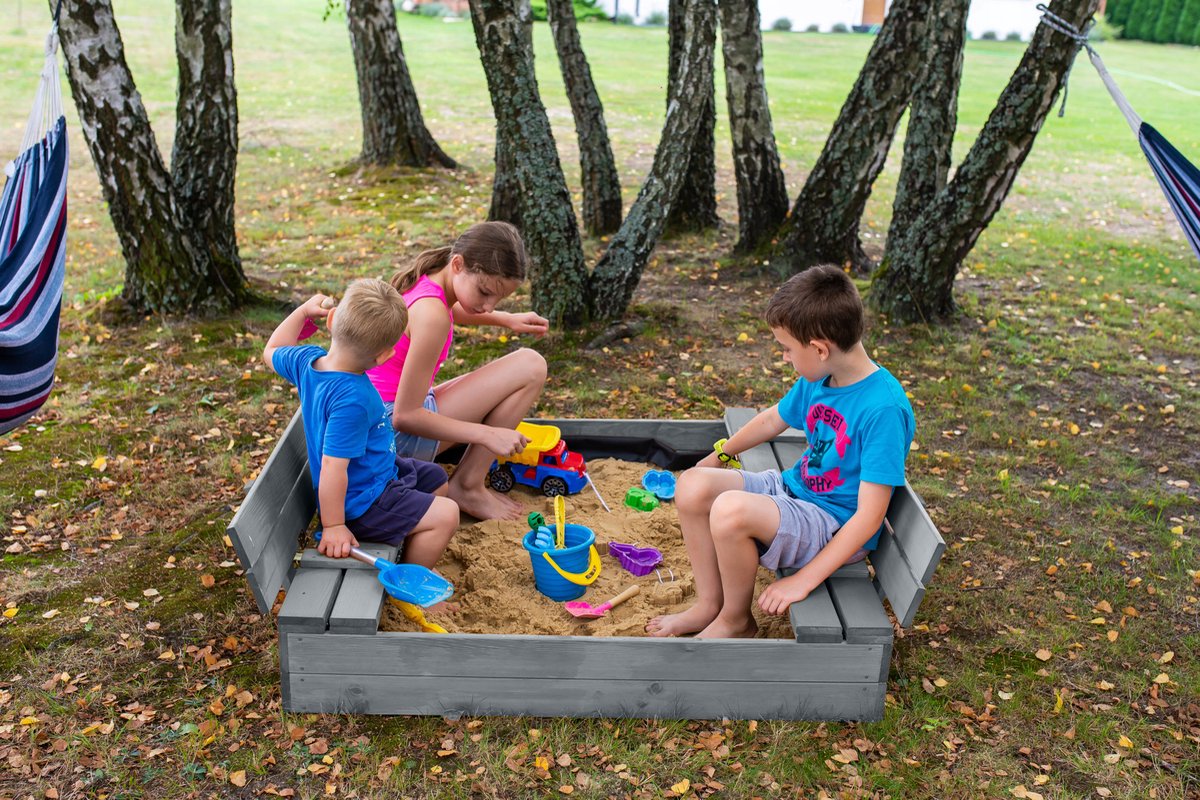 Afsluitbare XL Zandbak met Banken 140x140 cm – GECERTIFICEERD & GEÏMPREGNEERD HOUT | Incl. Afdekzeil & Gronddoek | Voor 2-3 Kinderen — afbeelding 5