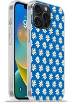 Telefoonhoesje Geschikt voor iPhone 15 Pro Max hoesje - Madeliefjes - Patroon - Blauw - Bloemen - Siliconen Telefoonhoesje Telefoonhoesje