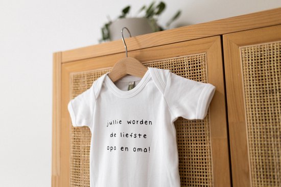 Baby rompertje met tekst - Jullie worden de liefste opa en oma - Maat 50-56 - Aankondiging zwangerschap - Cadeau - Zwangerschap aankondiging - aankondiging baby - pregnancy announcement