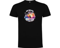 Zwart T-Shirt met “Kleurrijke Let The Sea Set You Free – Surfen – Zomer – Strand - Good Vibes – Vakantie “ Print Full Color Maat XL