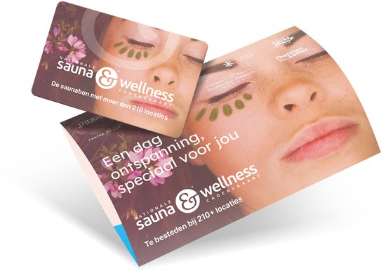 Twee Nationale Sauna & Wellness cadeaukaarten met een close-up van een vrouwengezicht, bloemen en groene blaadjes op de oogleden.