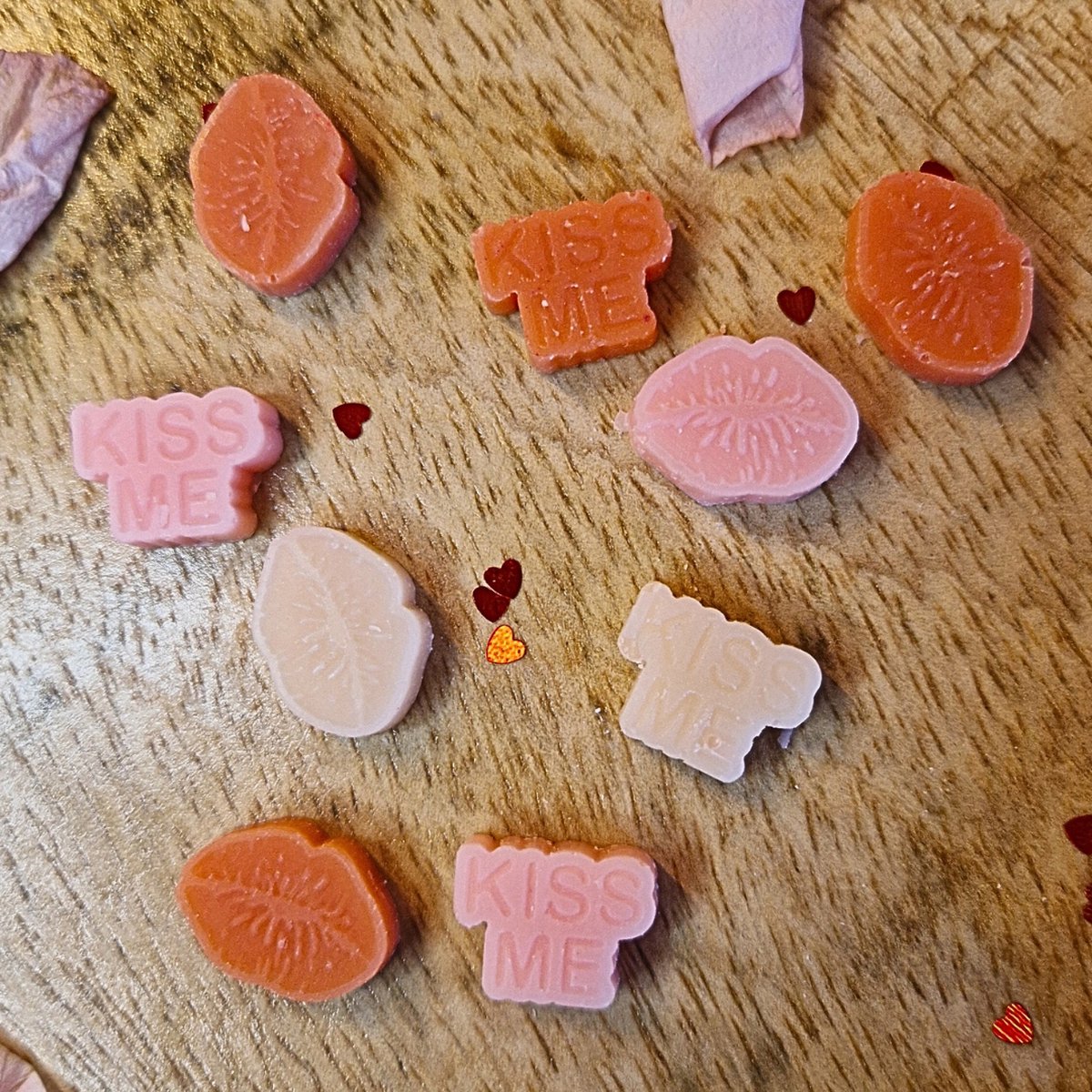 Love Potion + "Kiss me" Waxmelts Flame Handmade Candles (2x50g) - 2x40 Geur uren - Sojawas - Valentijn cadeau