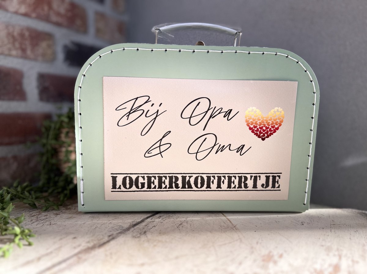 Creaties van Hier - Koffer Groen met lichtbruine achtergrond - Maat M - L29,1xB20xH9 cm - opa en oma - logeerkoffer - Karton